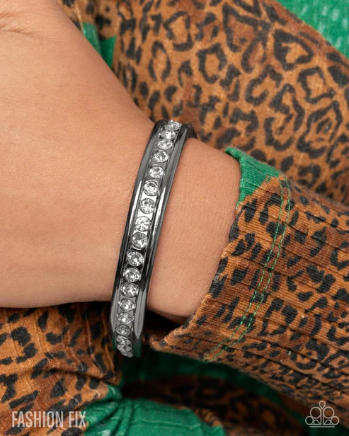 Paparazzi ♥ Dangerously Defiant - Black ♥ Bracelet