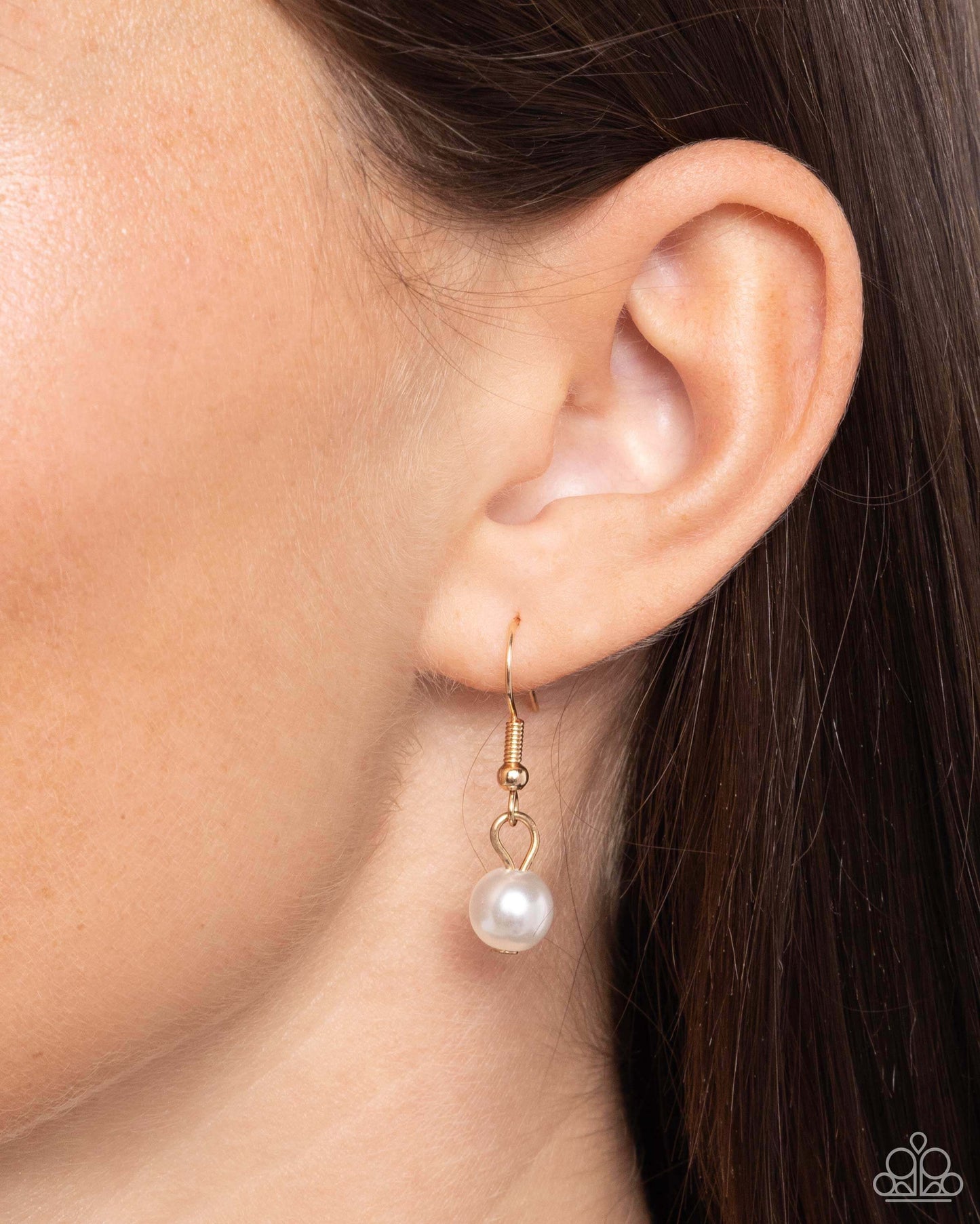 Coastal Crowd - Gold Paparazzi Necklace $5 Jewelry with Janet Morgan Necklaces