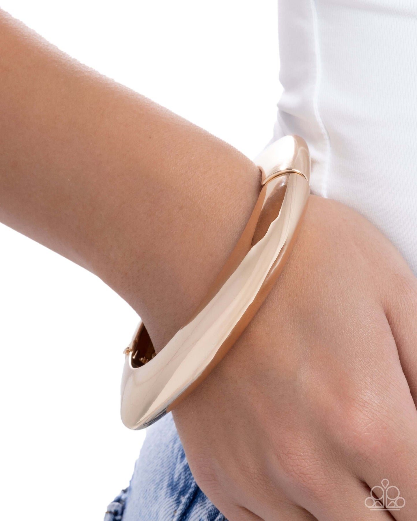 Rounded Reflection - Gold Paparazzi Bracelet Accessories,Bracelet,Gold,hinge closure